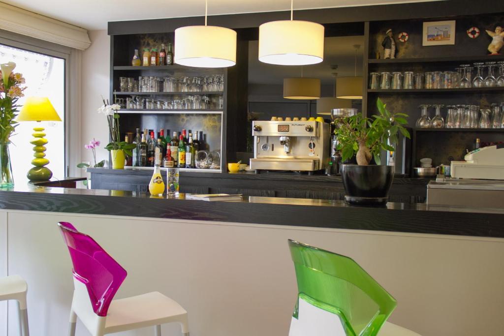 Les Hirondelles Hotel Les Sables-d'Olonne Bagian luar foto
