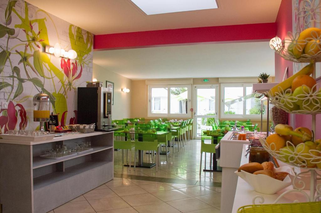 Les Hirondelles Hotel Les Sables-d'Olonne Bagian luar foto