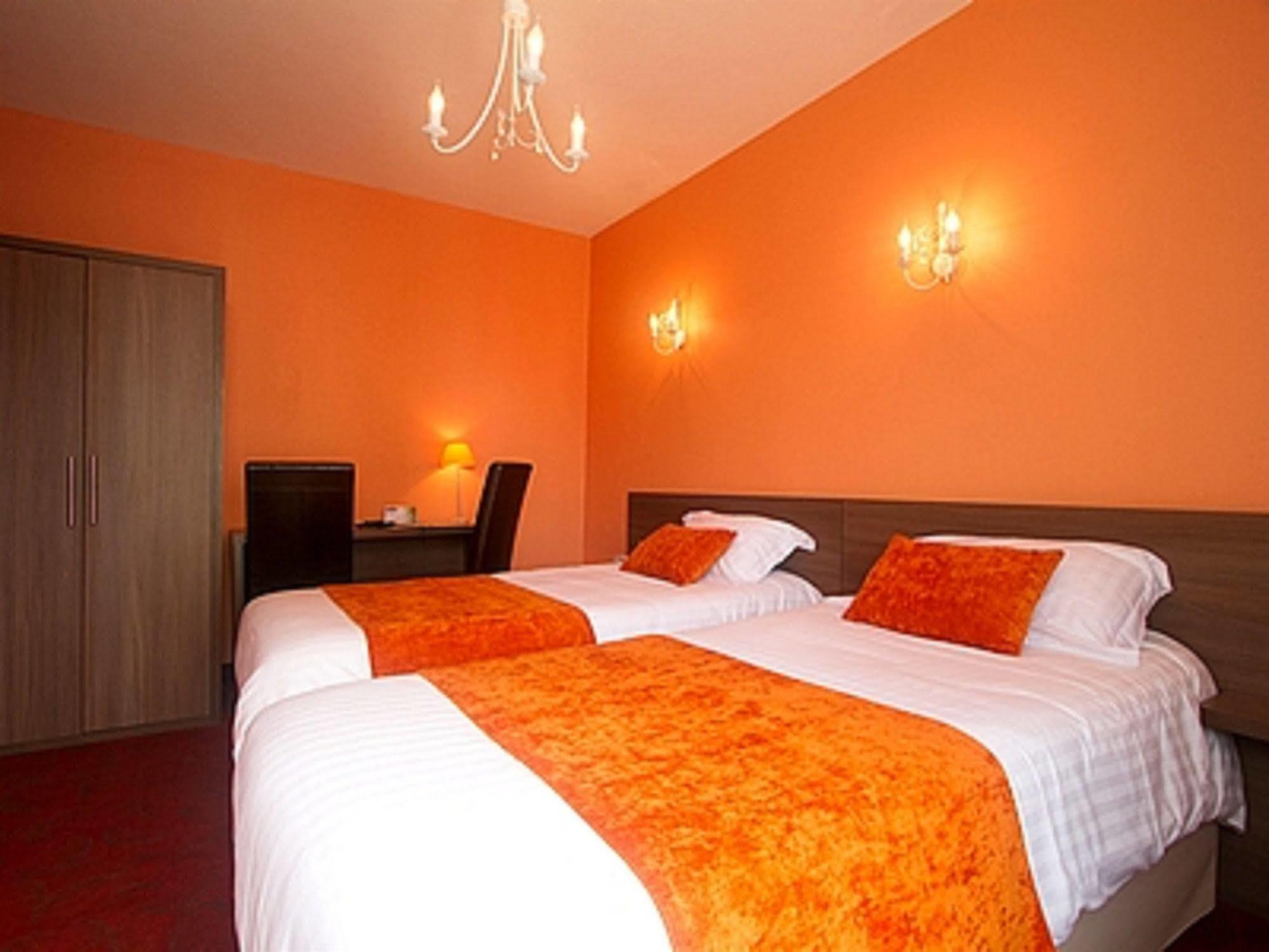 Les Hirondelles Hotel Les Sables-d'Olonne Bagian luar foto