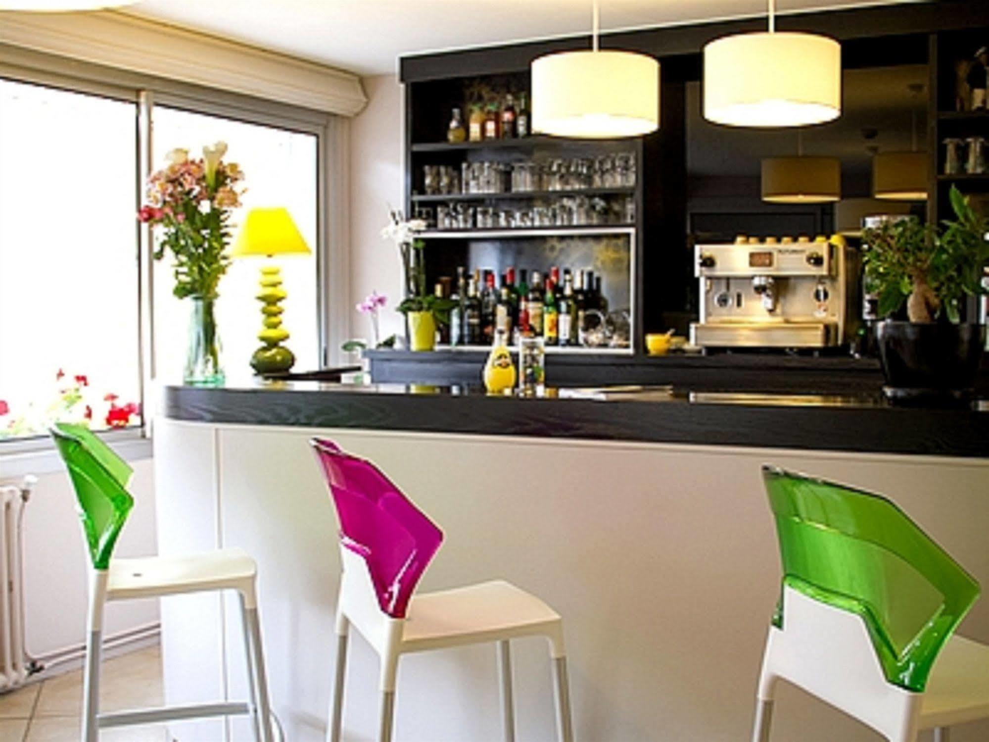Les Hirondelles Hotel Les Sables-d'Olonne Bagian luar foto