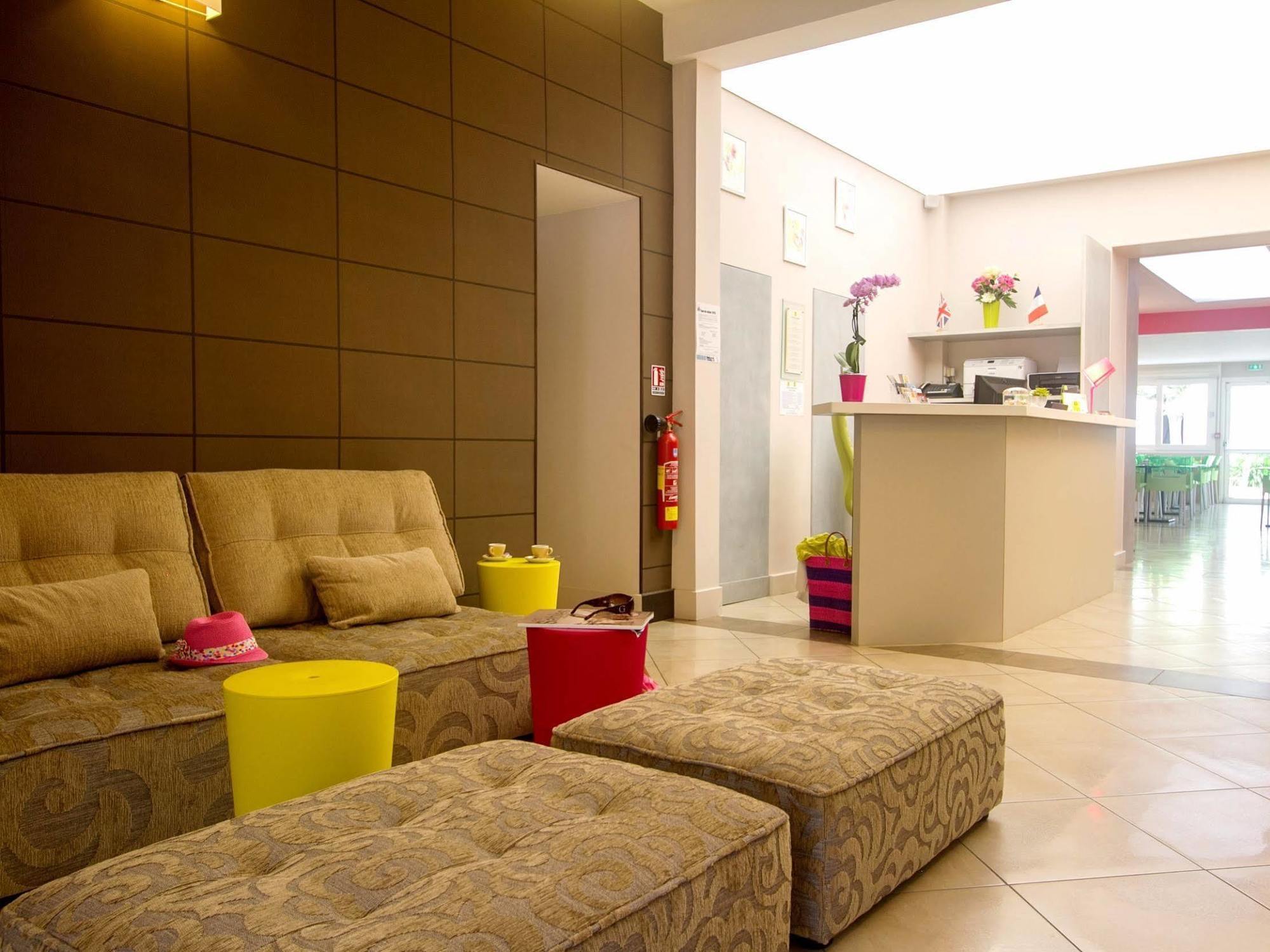 Les Hirondelles Hotel Les Sables-d'Olonne Bagian luar foto