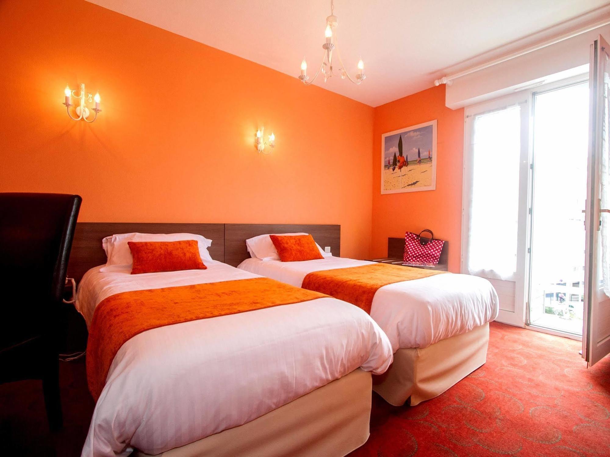 Les Hirondelles Hotel Les Sables-d'Olonne Bagian luar foto